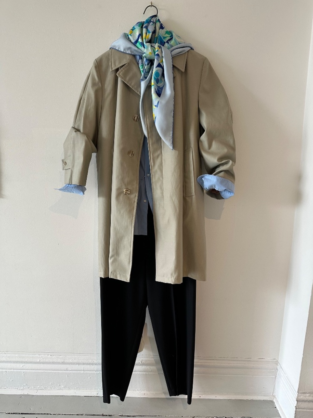 Vintage wool lined, water resistant trench coat - Picture 3 of 13
